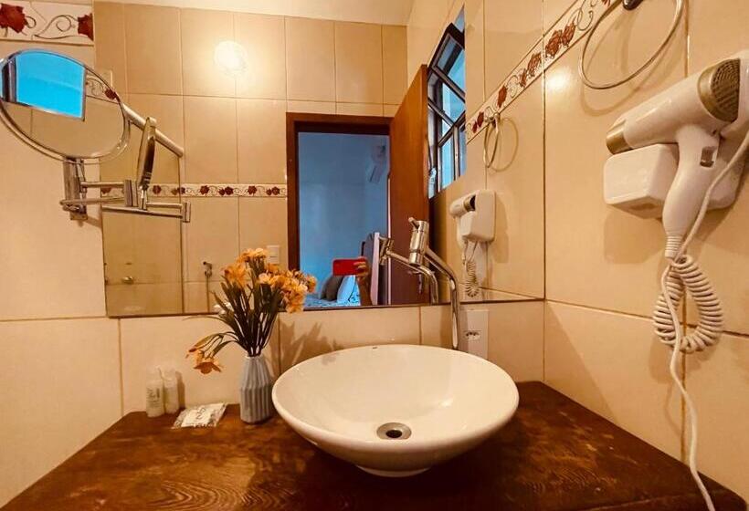 Quarto Superior Quádruplo, Pouso Das Flores
