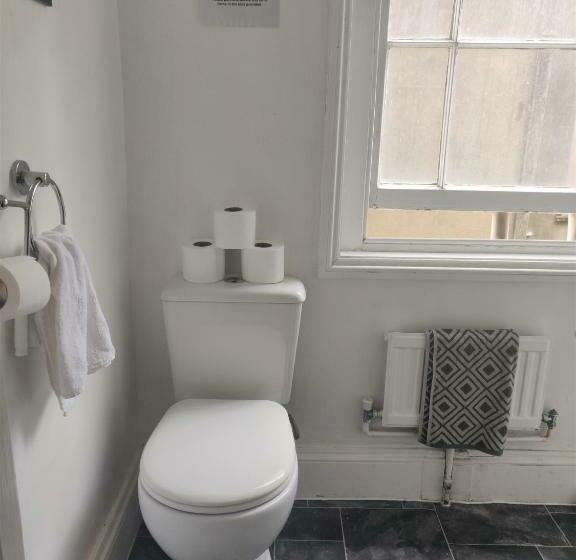 Номер Economy Индивидуальный, Arlington Villas Townhouse By Clifton Short Lets