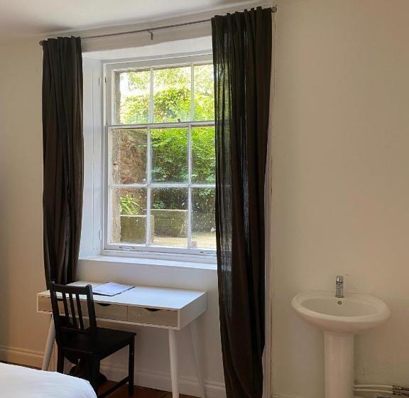 Номер Стандарт Совместная Ванная, Arlington Villas Townhouse By Clifton Short Lets