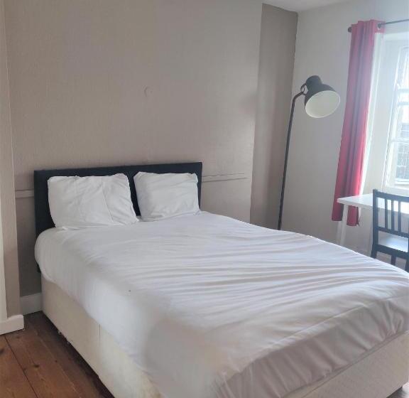 Номер Стандарт Индивидуальный Совместная Ванная, Arlington Villas Townhouse By Clifton Short Lets