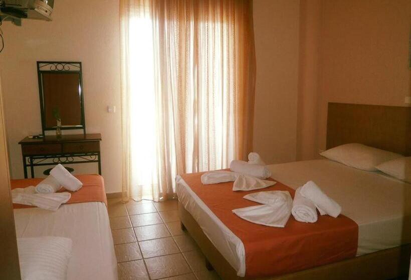 Номер Стандарт Трехместный, Dafnes Rooms