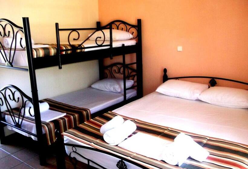 Четырехместный Номер Стандарт, Dafnes Rooms