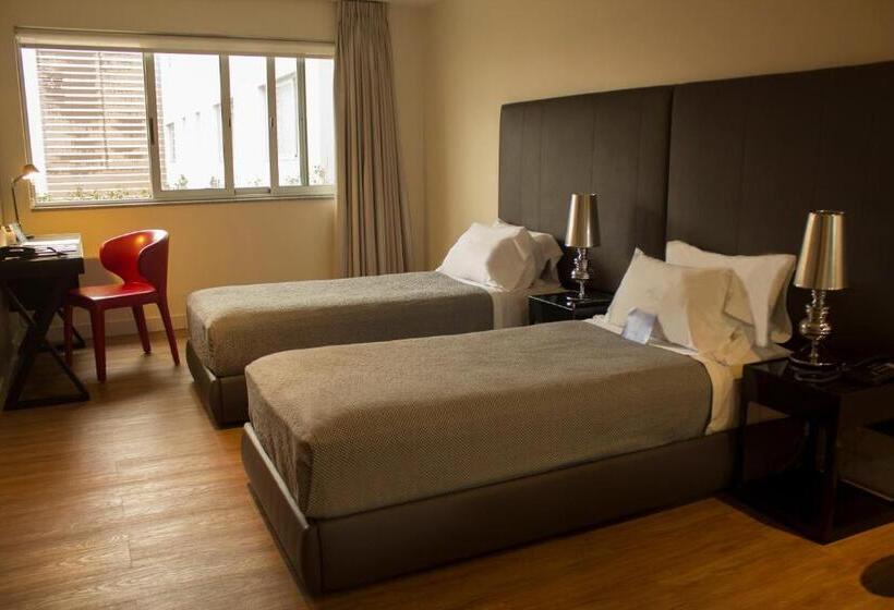 Номер Стандарт, Regency Way Montevideo