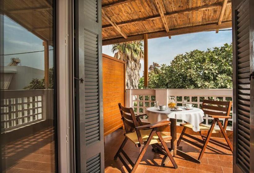 标准间, Semiramis Guesthouse