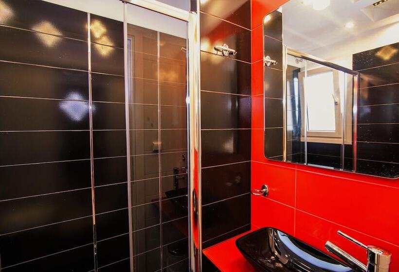 标准间, Semiramis Guesthouse