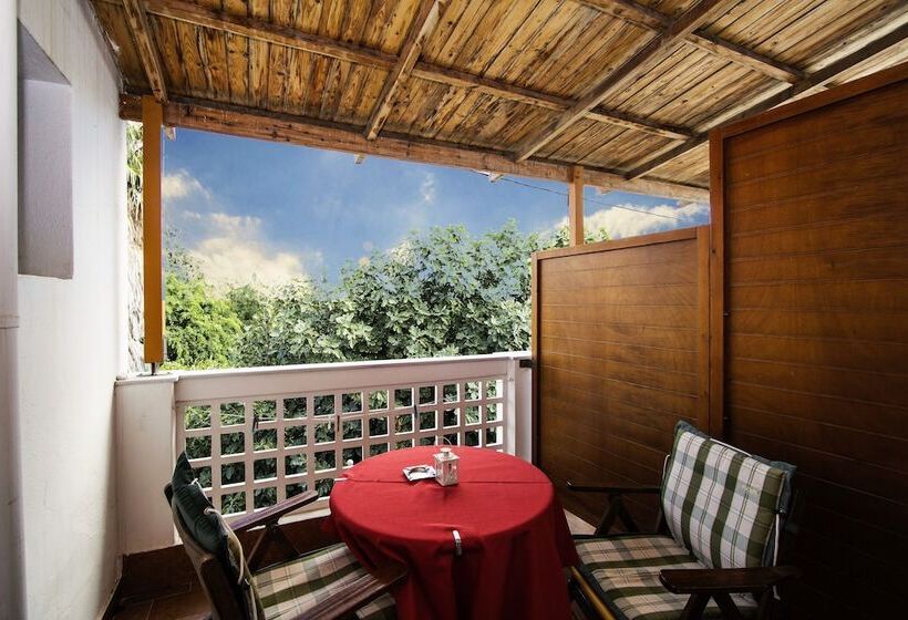 经济房, Semiramis Guesthouse