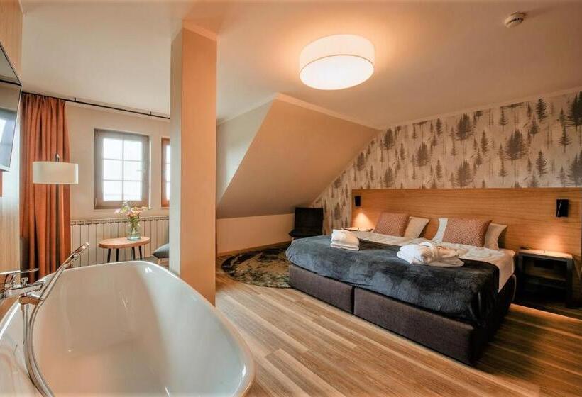 Полулюкс, Waldhotel Kreuztanne