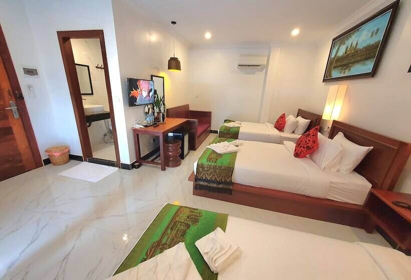 豪华三人间, Darling Pub Hostel