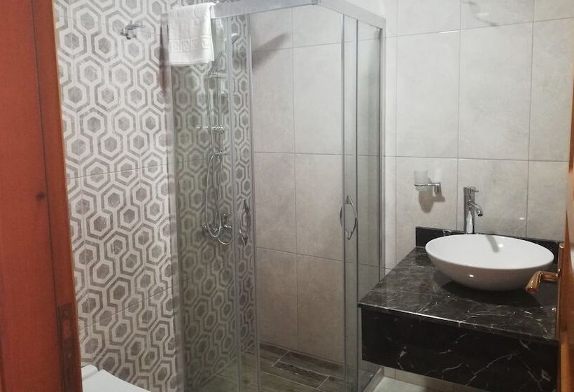 اتاق استاندارد یک نفره, Woo Town Suites