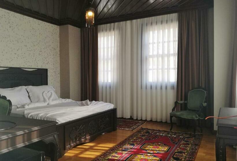 اتاق استاندارد سه نفره, Woo Town Suites