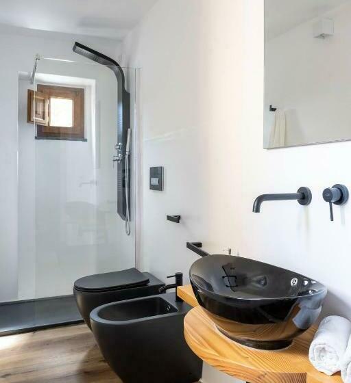 اتاق لوکس با بالکن و چشم‌انداز دریا, Iancura   B&b Di Design A Salina