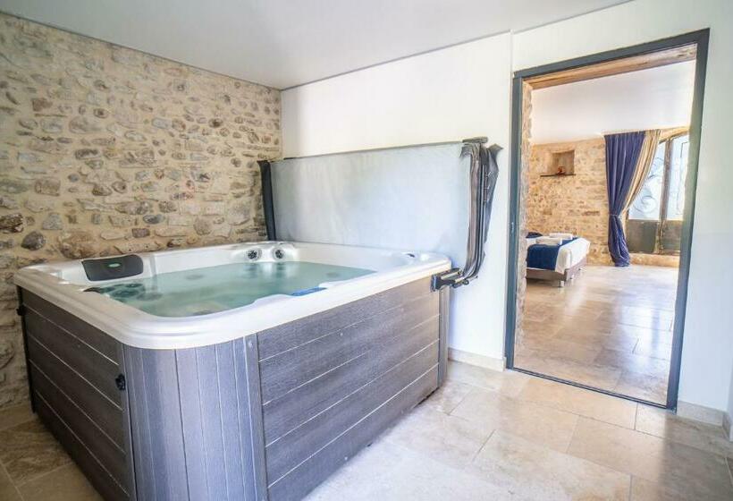 Стандартный Номер Кровать Кинг, Chambre D Hôte Avec Spa Privatif Domaine Les Nuits Envôutées   Gard