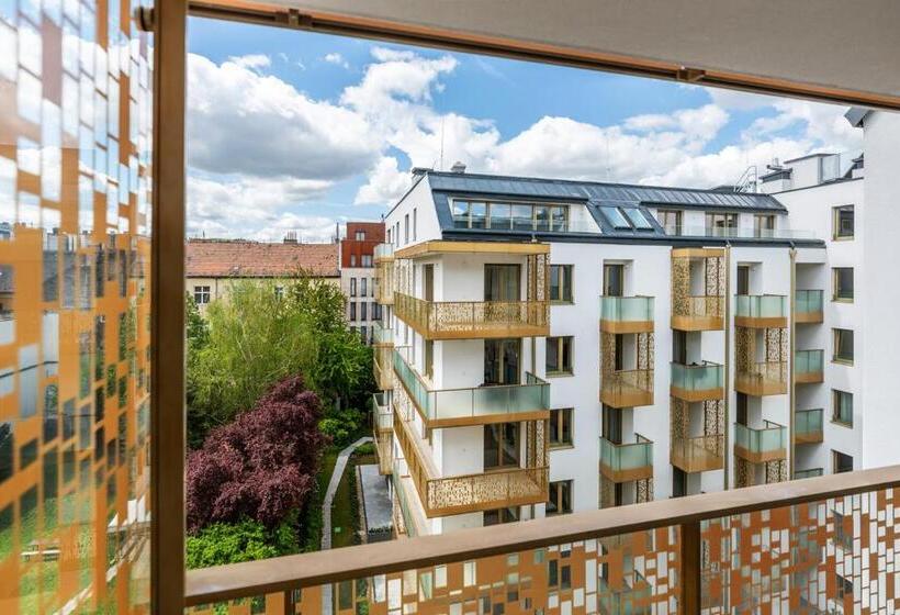 2 Bedroom Suite with Balcony, Vagabond Grand Or