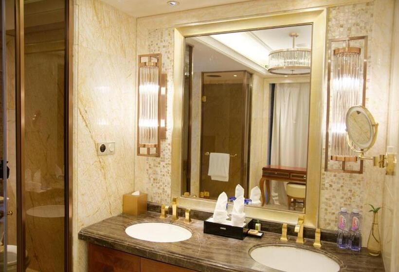 Номер Deluxe Вид на Сад, Wanda Reign Resort & Villas Sanya Haitang Bay