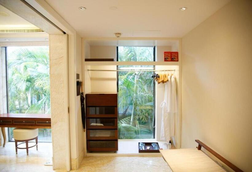 Номер Deluxe, Wanda Reign Resort & Villas Sanya Haitang Bay