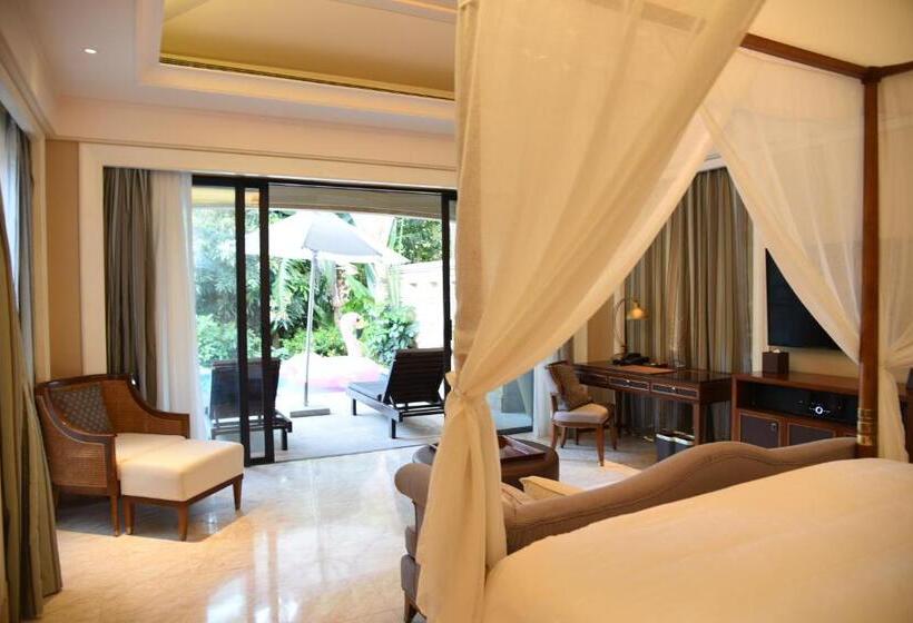 Вилла 3 Спальни с Бассейном, Wanda Reign Resort & Villas Sanya Haitang Bay