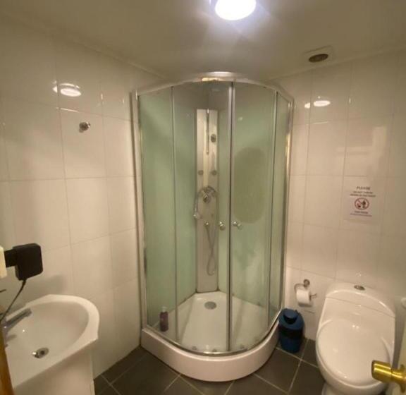 اتاق استاندارد با سرویس بهداشتی مشترک, Hostal Reymer Patagonia