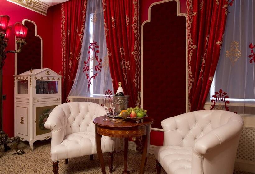 سوییت جونیور, Trezzini Palace Boutique