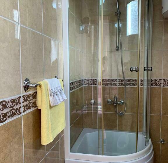 اتاق استاندارد با بالکن, Guest House Nuhii