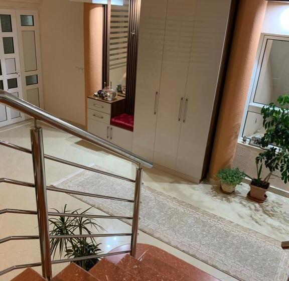 اتاق استاندارد با بالکن, Guest House Nuhii