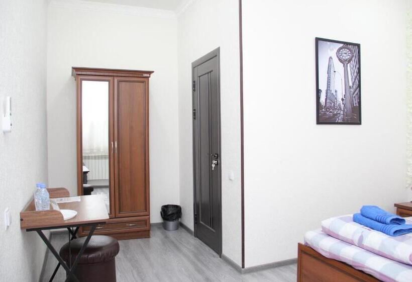 豪华房间, Chinara Guest House Airport