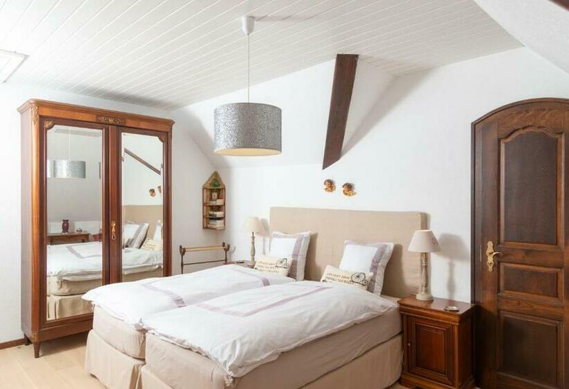 اتاق خانوادگی, B&b L Eden