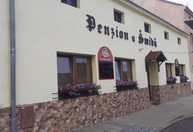 Трехместный Номер Стандарт с Балконом, Penzion U šmídů Náměstí