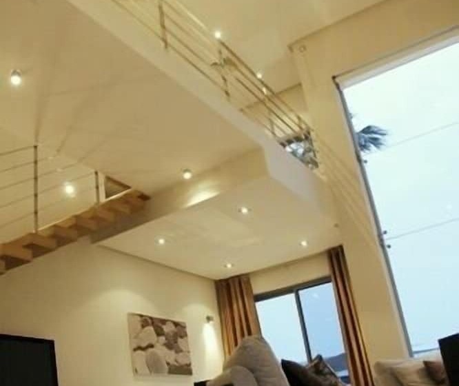 کلبه ییلاقی, The Sealoft Boutique Chalets