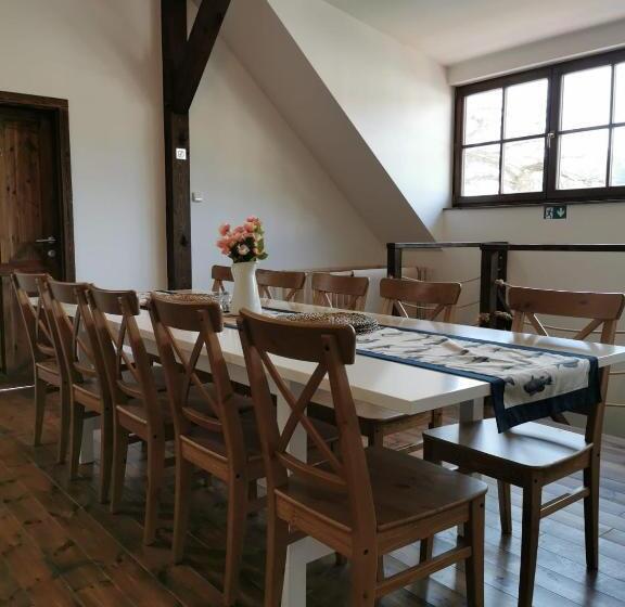 침실 2개 아파트, Apartmány Rožmberk