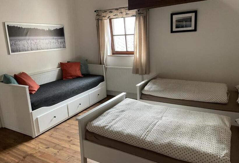 침실 2개 아파트, Apartmány Rožmberk