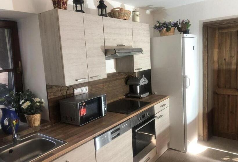 이코노미 룸, Apartmány Rožmberk
