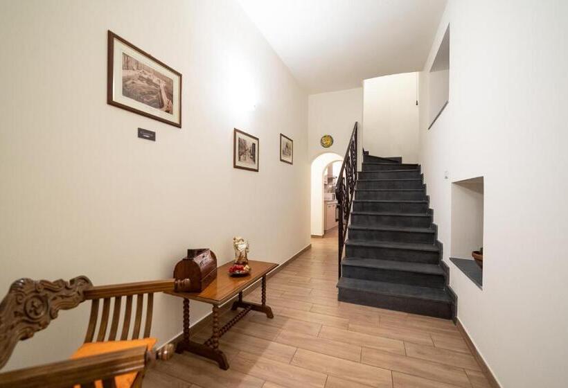 اتاق راحتی سه تخته, Le Vie Del Centro B&b