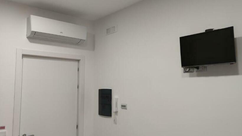 اتاق استاندارد یک نفره, Guest House Via Milano