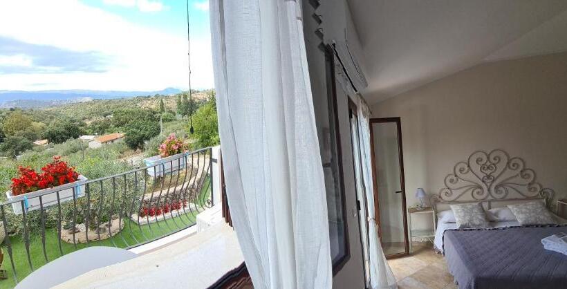 اتاق استاندارد با چشم‌انداز کوهستان, B&b Tiscali