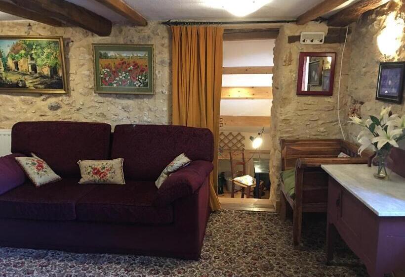 Апартаменты 1 Спальня с Балконом, Chambres D Hotes Les Coustilles
