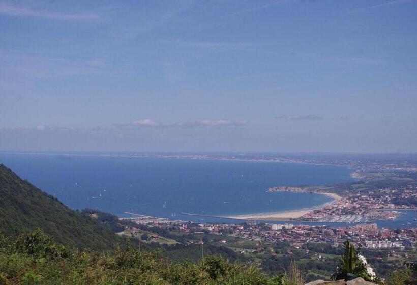 キングサイズベッドのスタンダードルーム, Chambres D Hôtes Hor Dago Près De La Gare D Hendaye Avec Le Petit Déjeuner