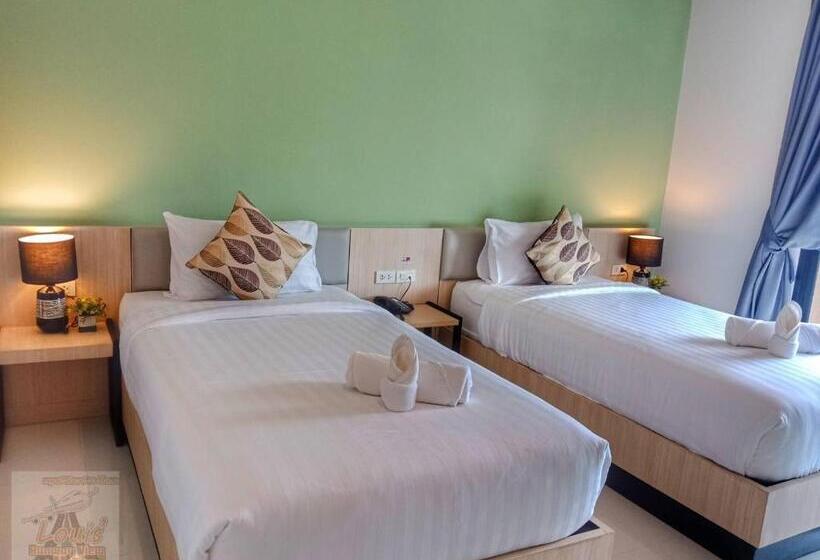 Номер Стандарт с Балконом, Louis  Runway View Hotel   Sha Extra Plus