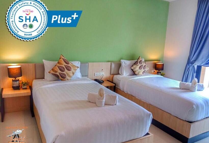 Номер Стандарт с Балконом, Louis  Runway View Hotel   Sha Extra Plus