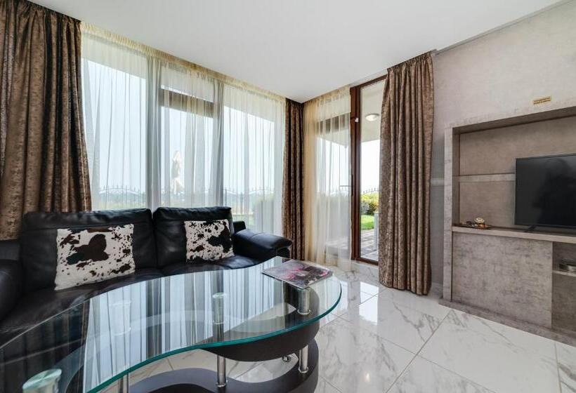 Апартаменты Deluxe 1 Спальня Вид на Море, Apartcomplex Golden Bay