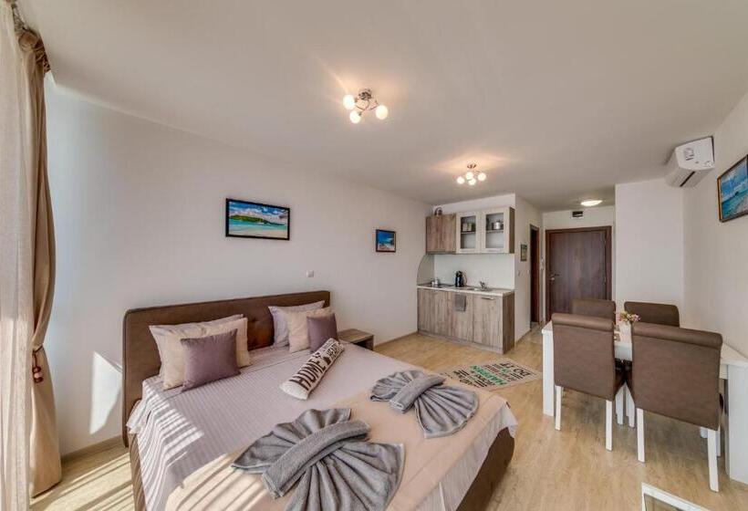 Студия Стандарт Вид на Море, Apartcomplex Golden Bay