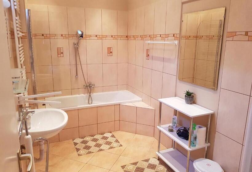 Standard room with outdoor bath, Dm Vendégház Villány