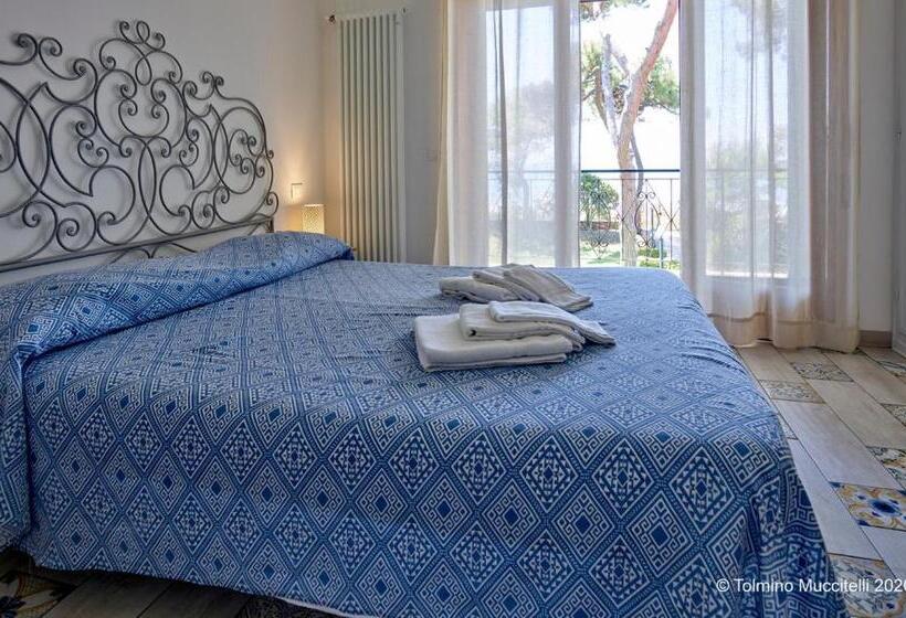 اتاق لوکس با چشم‌انداز دریا, Villa Luisa B&b