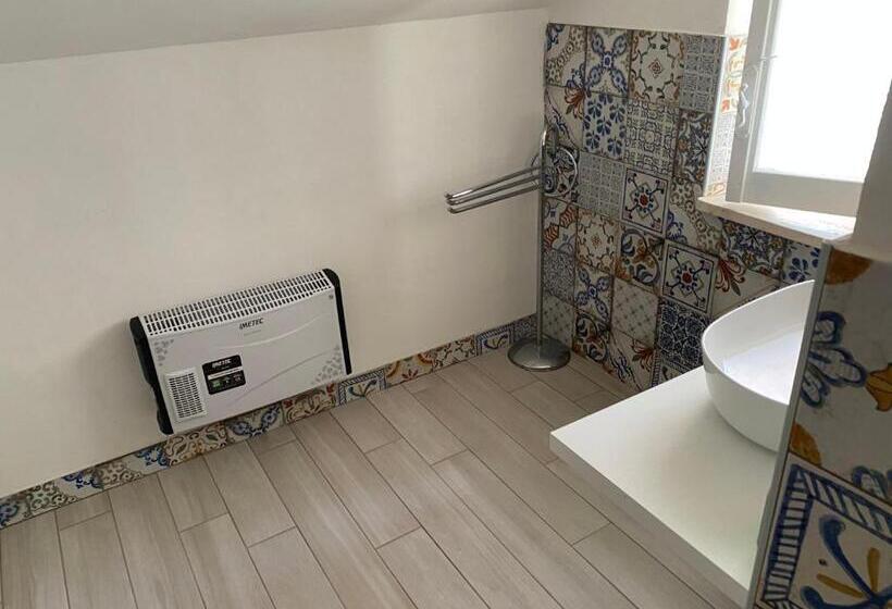 اتاق استاندارد با چشم‌انداز دریا, Villa Luisa B&b