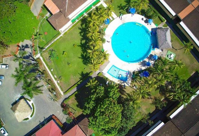 اتاق خانوادگی, Beach Break Resort