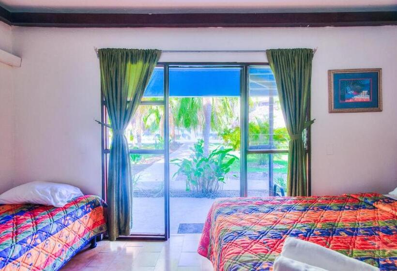 Семейный Номер, Beach Break Resort