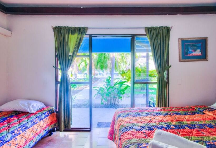 Семейный Номер, Beach Break Resort