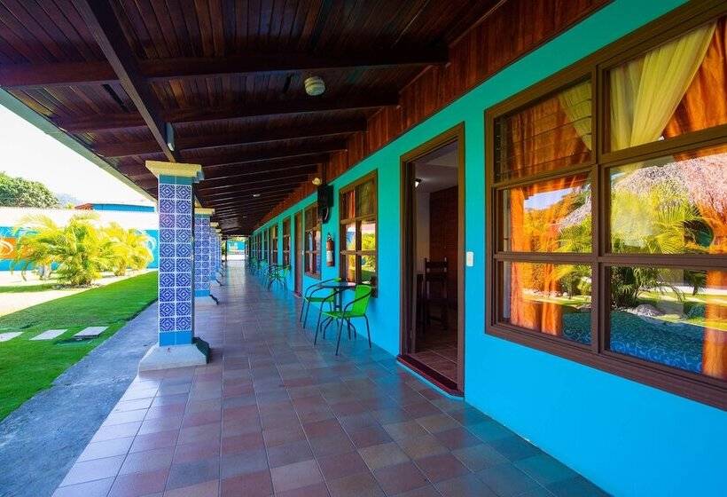 اتاق خانوادگی, Beach Break Resort