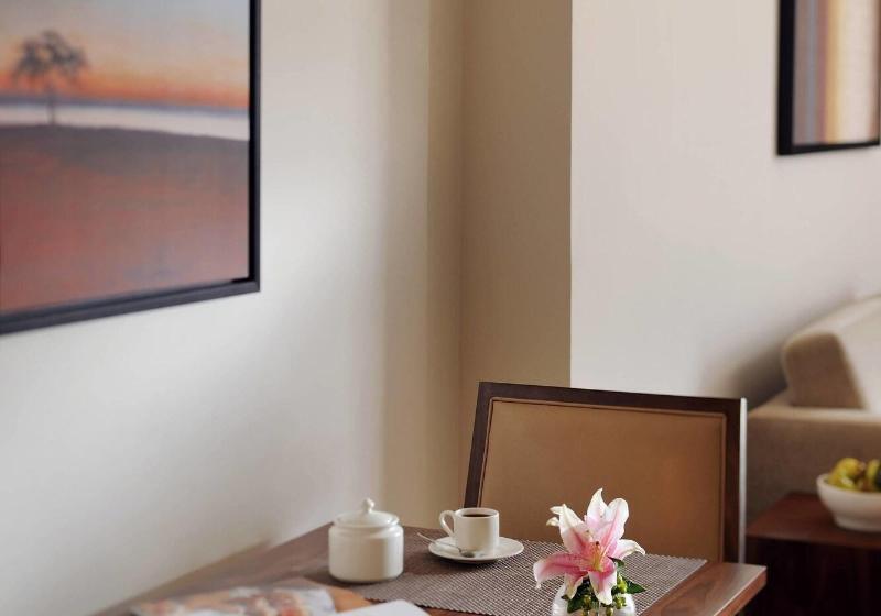 带大床的标准工作室, Residence Inn By Marriott Kuwait City