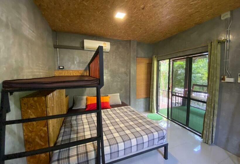 Номер Стандарт Вид на Горы, Baan Nork Farmstay บ้านนอก ฟาร์มสเตย์