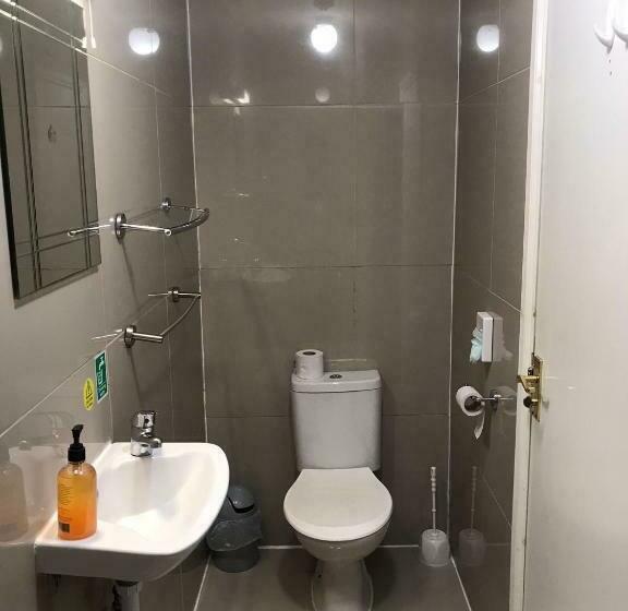 バス共有のスタンダードルーム, Victorin House   All Rooms Are En Suite